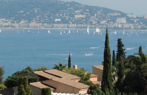 Theoule-sur-Mer Apartment | T2 apartment with terrace and sea view on the bay of Cannes and Esterel