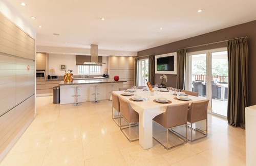 Mougins Villa | Terrific 5-bedroom villa with AC in charming Mougins