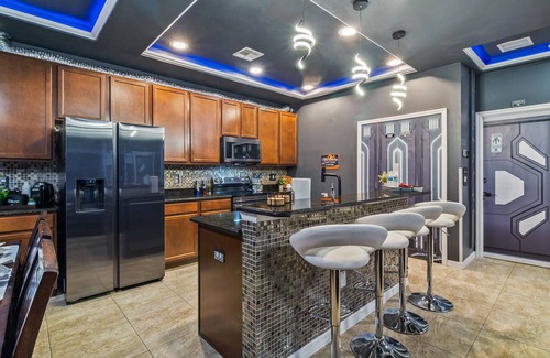 Lake Berkley House | The Utopia X4 Starship: A Star Wars Themed Retreat