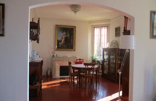 La Croix des Gardes Apartment | Three Bedrooms Apartment Cannes Noailles