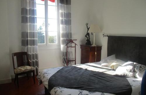 La Croix des Gardes Apartment | Three Bedrooms Apartment Cannes Noailles