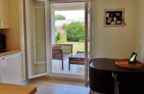 La Croix des Gardes Villa | To discover Villa Cannes 8 people. Close to beaches & center. Wireless. 2 swimming pools