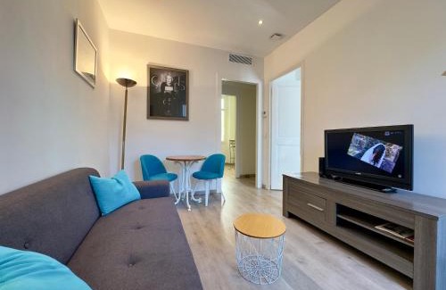 Cannes Old Town Apartment | Vénus By SCLS Locations