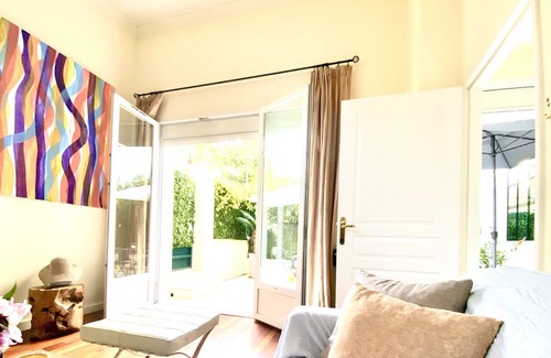 California - Pezou Apartment | Very nice 2 bedroom, 2 bathroom apartment with terrace a few steps from the central Rue d'Antibes - 1783