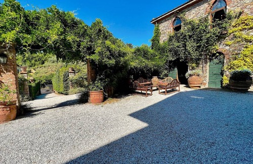 Vorno Villa | Villa ∙ 17 bedrooms ∙ 35 guests