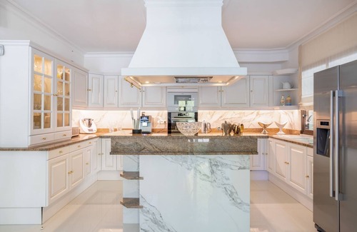 Vallauris Villa | Villa Albertine - Six Bedroom Villa, Sleeps 12