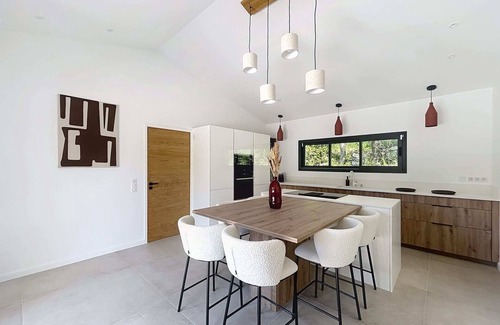 Le Rouret Apartment | Villa Ambre - Three Bedroom Apartment, Sleeps 6
