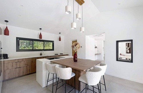 Le Rouret Apartment | Villa Ambre - Three Bedroom Apartment, Sleeps 6