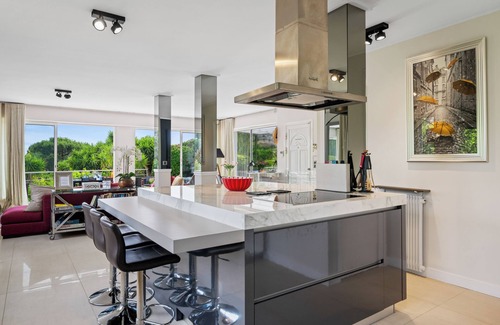 La Croix des Gardes Villa | VILLA CANNES: V. private, 15 mins walk to beach. Child friendly. Salt water pool