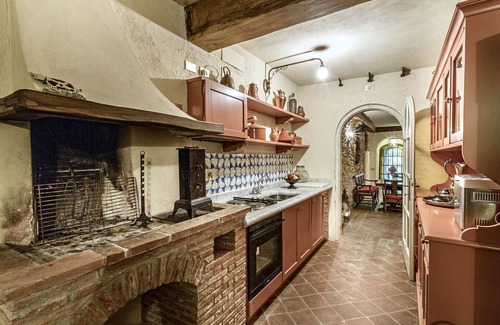 Vorno Villa | VILLA CONTE - Seven Bedroom Villa, Sleeps 14