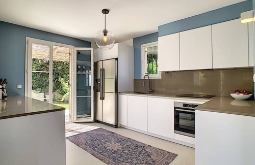 Villeneuve-Loubet Villa | Villa Daisy - Biot 8 pax