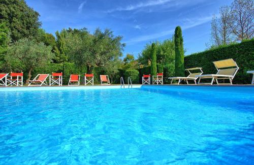 Capannori Villa | Villa Fiamma by PosarelliVillas