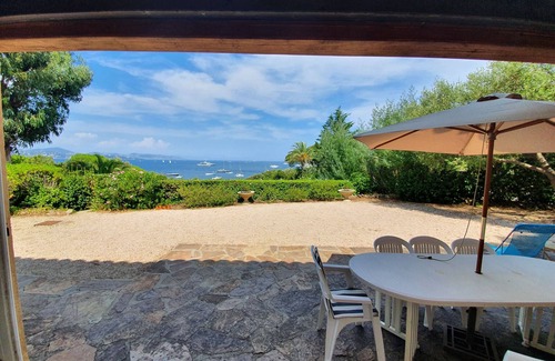 Saint-Tropez Villa | Villa in Saint Tropez in a large park right on the water