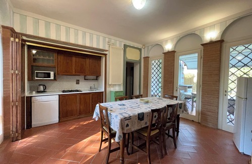 Forte dei Marmi Villa | Villa Lorenzo - 3 minutes walk from the Centre of Forte
