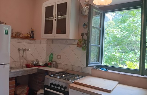Nocchi Villa | Villa 'Olivi' with Shared Pool, Private Garden and Wi-Fi