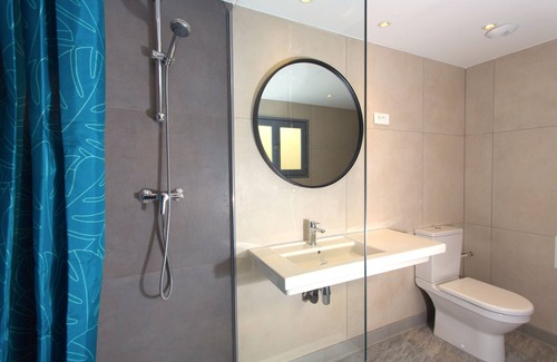 Jean-Medecin Hostel | Villa Saint Exupéry Beach - Hostel