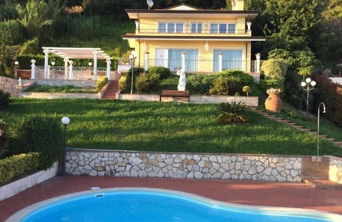 Corsanico Villa | Villa Sophia