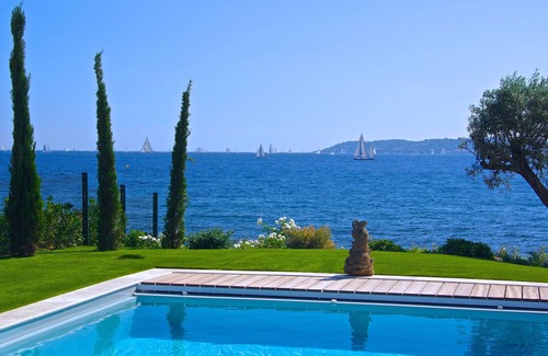 Sainte-Maxime City Centre Villa | VILLA very CENTRAL. with PANORAMIC SEA VIEWS ! Heated Pool, Parking.
