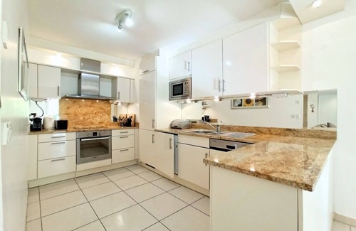 Cannes City Centre Apartment | Viva Riviera 2 Bedrooms with 2 terraces and swimming pool