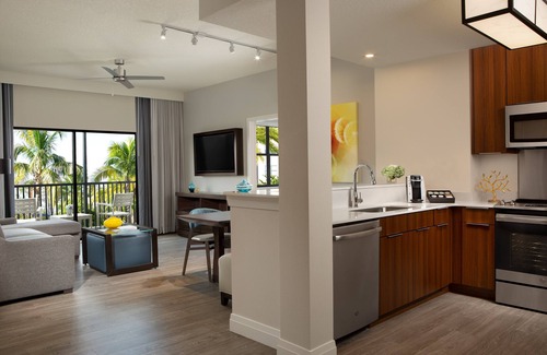 Four Corners Condo | Water Park On-Site | Shuttle to Disney World