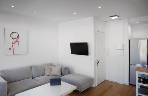 Quartier du Port Apartment | Waterfront panoramic sea view with balcony, AC