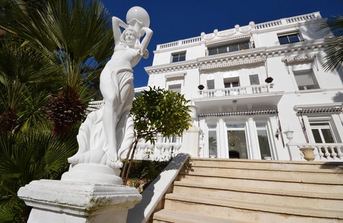 California - Pezou Villa | WHITE HOUSE CANNES - Luxury Villa Rental