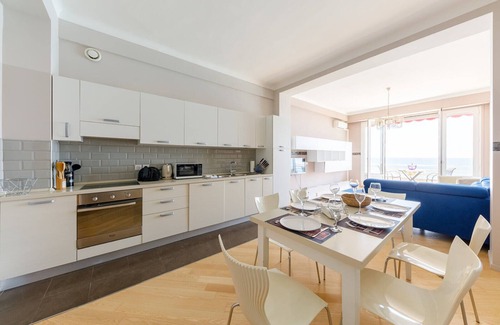 Carre d'Or Apartment | Wonderful Apartment on Sea