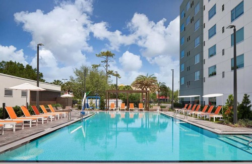 Williamsburg House | Your Orlando Adventure Starts Here! Minutes to Walt Disney World, SeaWorld