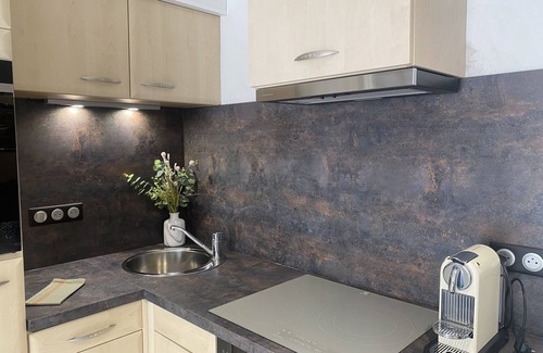 Cannes City Centre Apartment | Your vacation starts here . in this beautiful sun-drenched apartment