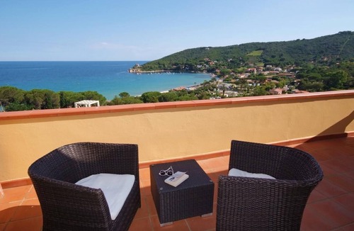 Procchio House | 09.08.-23.08.2020 La Perla Del Golfo 4* Room with sea view including breakfast