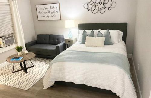 Historic Downtown Kissimmee Apartment | 1 BD Apt close to Disney/Universal/Shopping/Dining