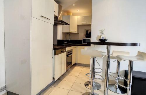 Cannes City Centre Apartment | 1 Bedroom Notre Dame 2 mins from the Croisette and the Palais 225