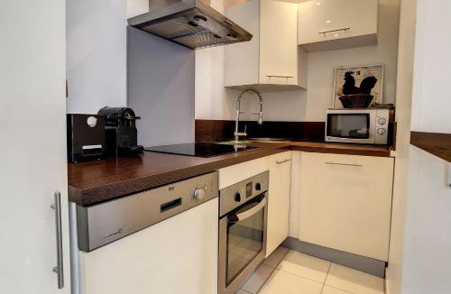 Cannes City Centre Apartment | 1 Bedroom Notre Dame 2 mins from the Croisette and the Palais 225