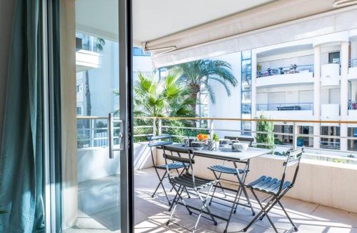 Pointe Croisette Apartment | 1-Br apartment in Palm Beach swimming pool