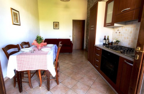Campiglia Marittima House | 1 RIBOCCHI HOLIDAY HOME: TWO-ROOM APARTMENT WITH POOL, SEA, THERMAL BATHS AND MEDIEVAL VILLAGES