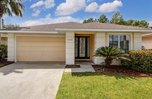 Sunset Lakes Villa | 10 MINS TO DISNEY WORLD - SOUTH-FACING POOL - FREE WI-FI - GAMES ROOM