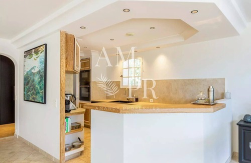 Pointe Croisette Villa | 10 minutes from the Palais des Festivals, single-storey villa with panoramic sea view