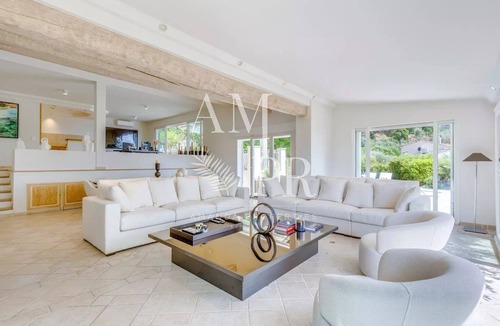 Pointe Croisette Villa | 10 minutes from the Palais des Festivals, single-storey villa with panoramic sea view