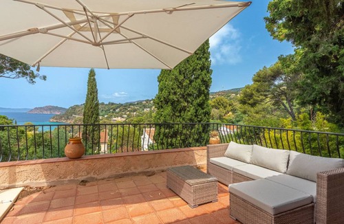 Le Rayol House | 100 m² House ∙ 1 bedroom ∙ 8 guests