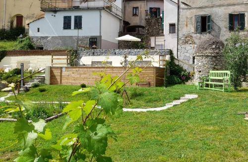 Licciana Nardi Bed & Breakfast | 100 m² Bed and breakfast ∙ 4 bedrooms ∙ 8 guests