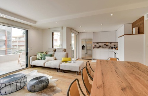Pointe Croisette Apartment | 105 m² Apartment ∙ 4 bedrooms ∙ 8 guests