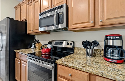 Calabria House | 10min To Disney, Private Pool, Security Gated, Luxury stay in Kissimmee Orlando