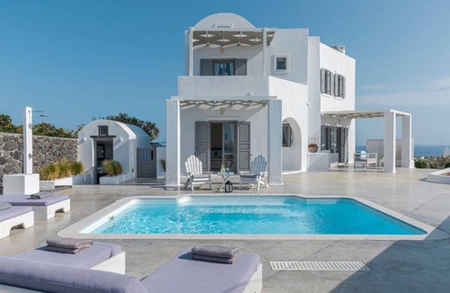 Akrotiri House | 111 m² House ∙ 3 bedrooms ∙ 6 guests
