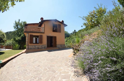 Pieve di Compito House | 120 m² Farmhouse ∙ 3 bedrooms ∙ 8 guests