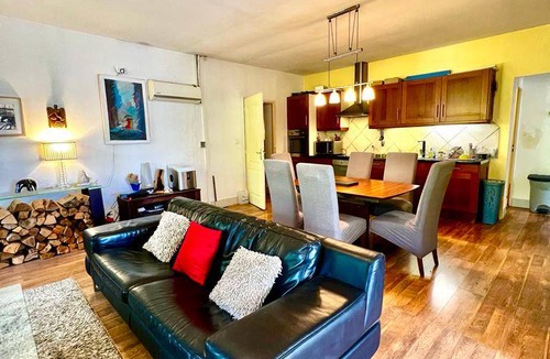 Antibes City Centre House | 120 m² House ∙ 3 bedrooms ∙ 7 guests