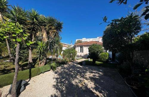Antibes City Centre House | 120 m² House ∙ 3 bedrooms ∙ 7 guests