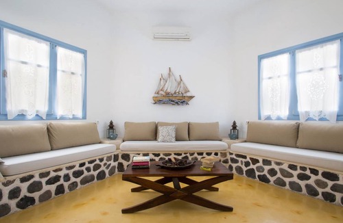 Agia Paraskevi Villa | 120 m² Villa ∙ 3 bedrooms ∙ 9 guests