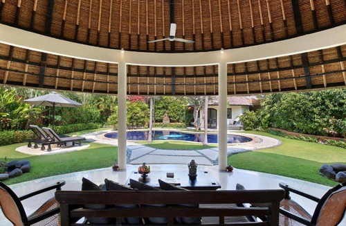 Sunset Road Villa | 1200 m² Villa ∙ 6 bedrooms ∙ 12 guests