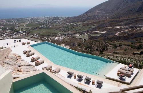 Pyrgos Hotel | 128 m² Hotel ∙ 3 bedrooms ∙ 127 guests