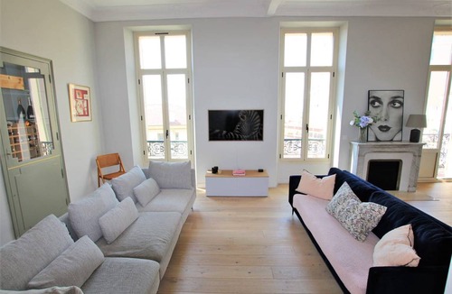 Riou - Petit Juas - Av de Grasse Apartment | 130 m² Apartment ∙ 4 bedrooms ∙ 8 guests